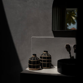 The Whoopy Vase - Black Natural - S