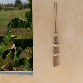 The Long Shell Tassel - White