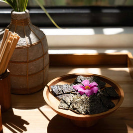 The Teak Root Cake Dish - S