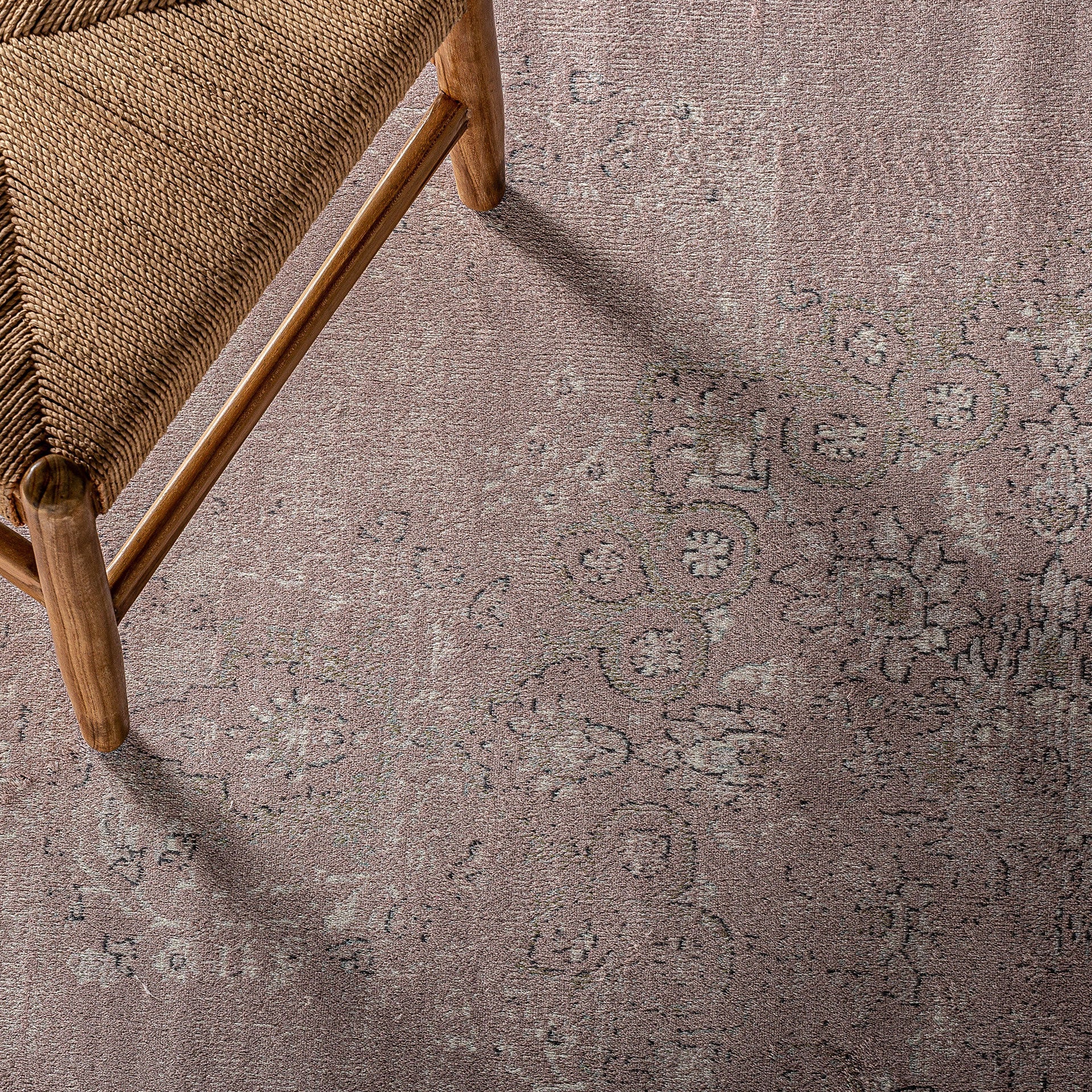 AKIRA CARPET in a modern interior setting