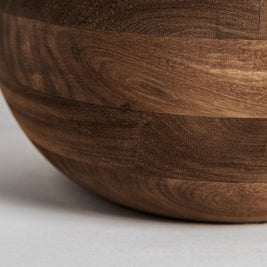 GLOGOW FLOOR LAMP in a modern interior setting
