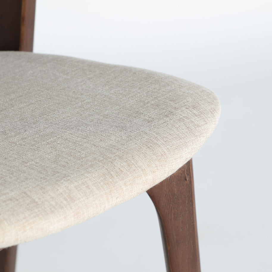 ARTIX CHAIR in a modern interior setting
