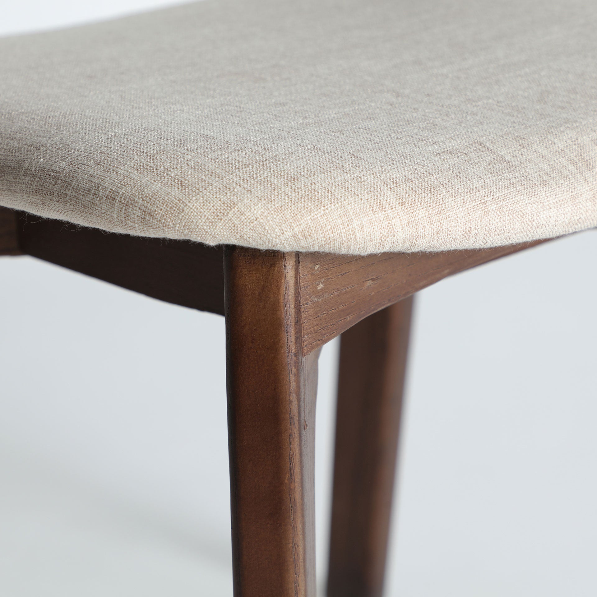 ARTIX CHAIR in a modern interior setting