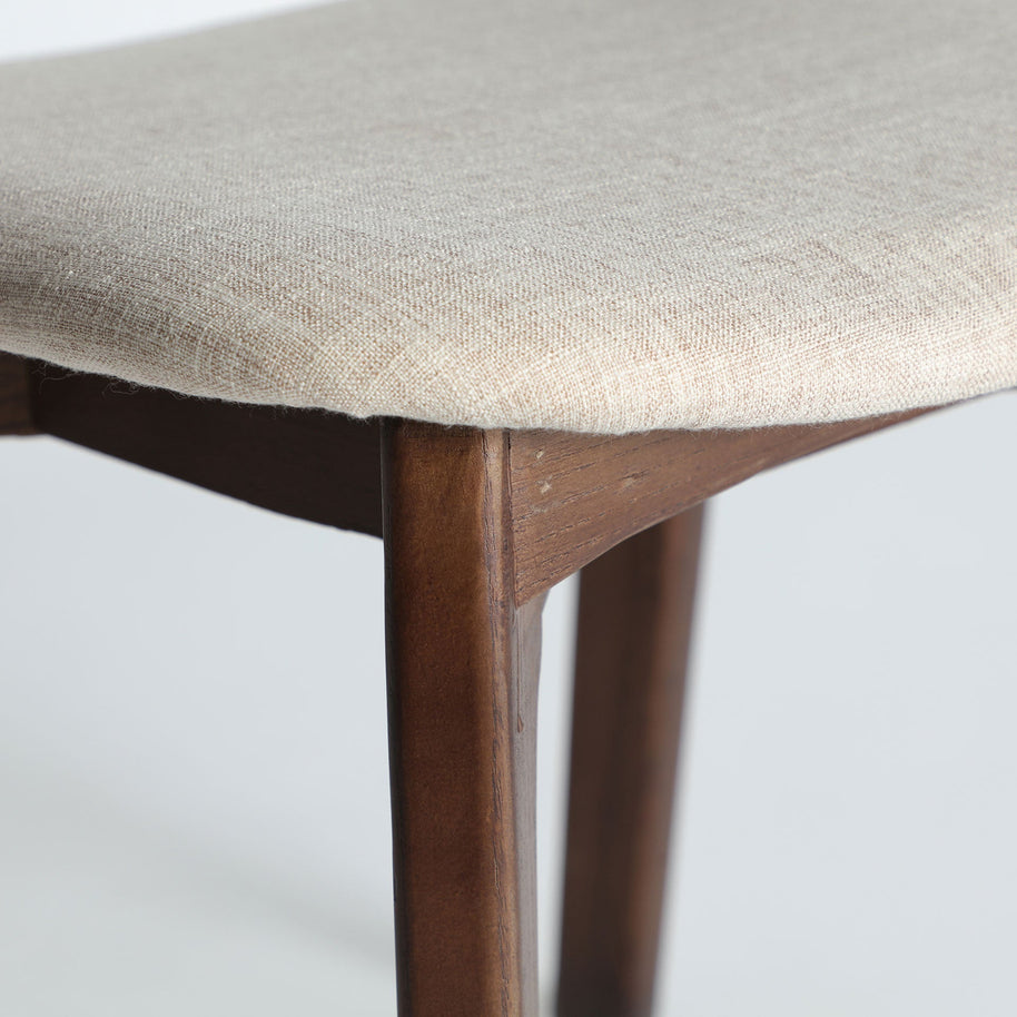 ARTIX CHAIR in a modern interior setting