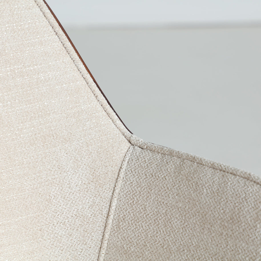 BEESD CHAIR in a modern interior setting
