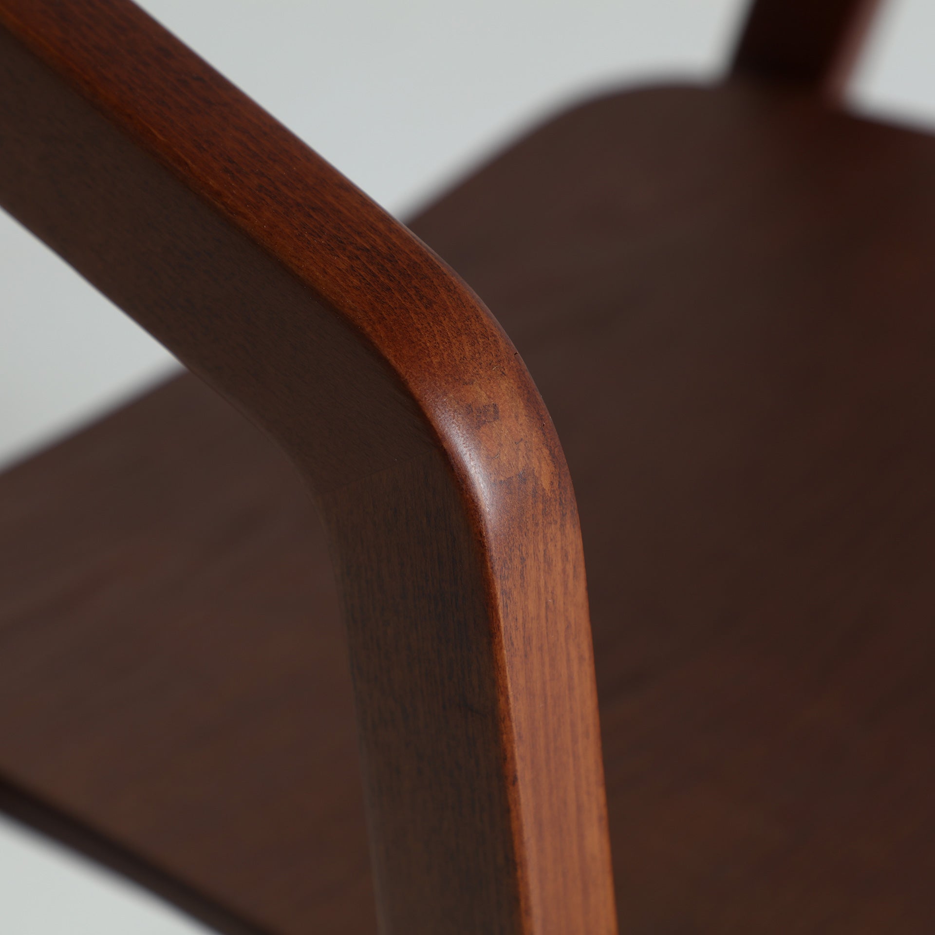 REDE CHAIR in a modern interior setting