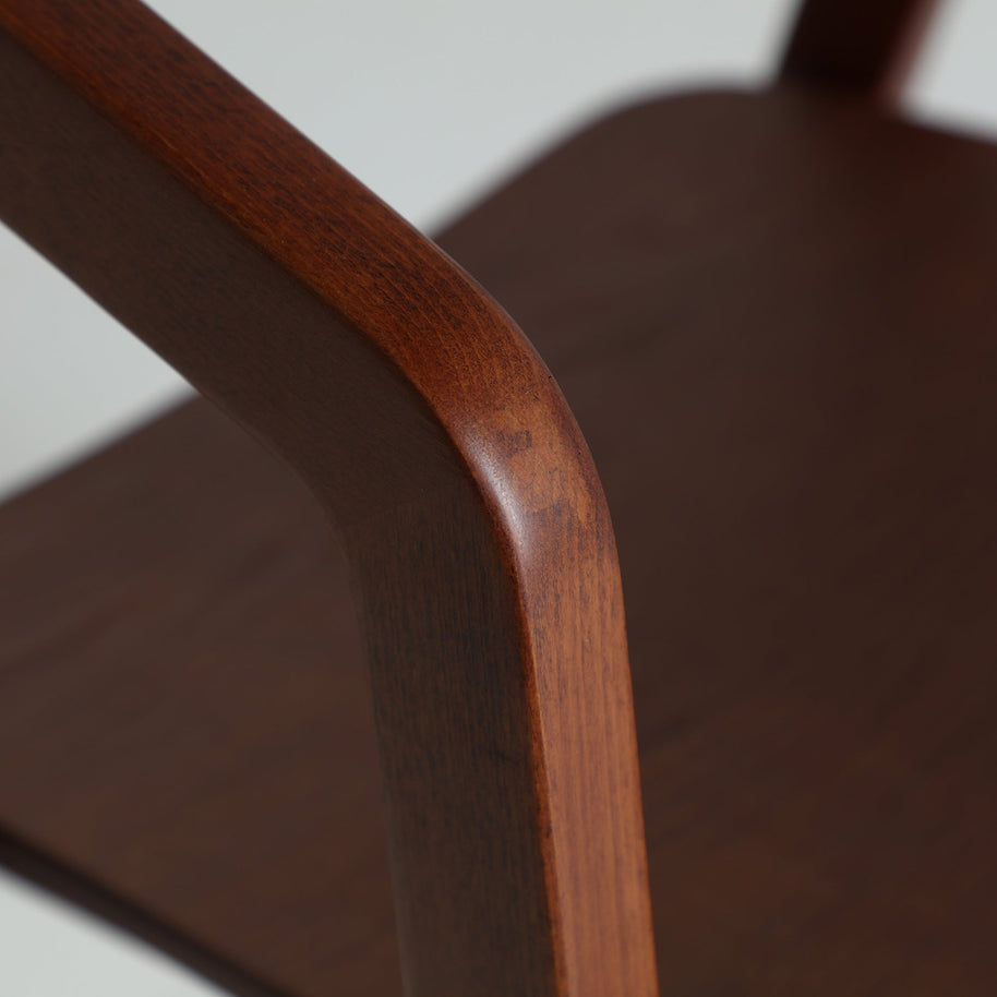 REDE CHAIR in a modern interior setting