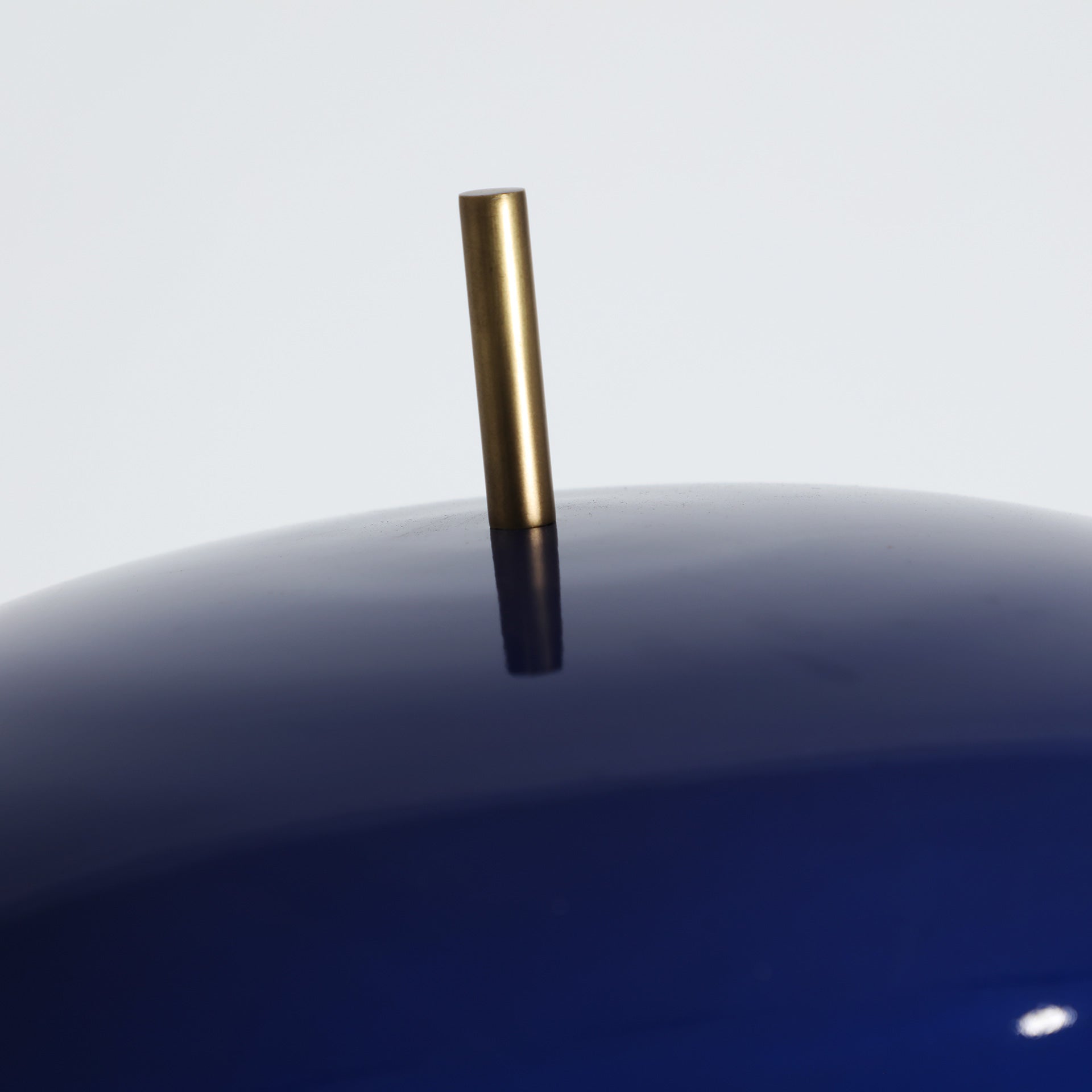 GLITTER FLOOR LAMP in a modern interior setting