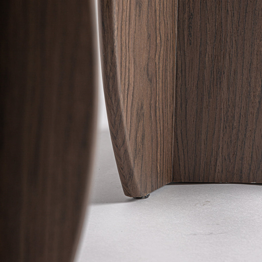 ARKO CONSOLE TABLE in a modern interior setting