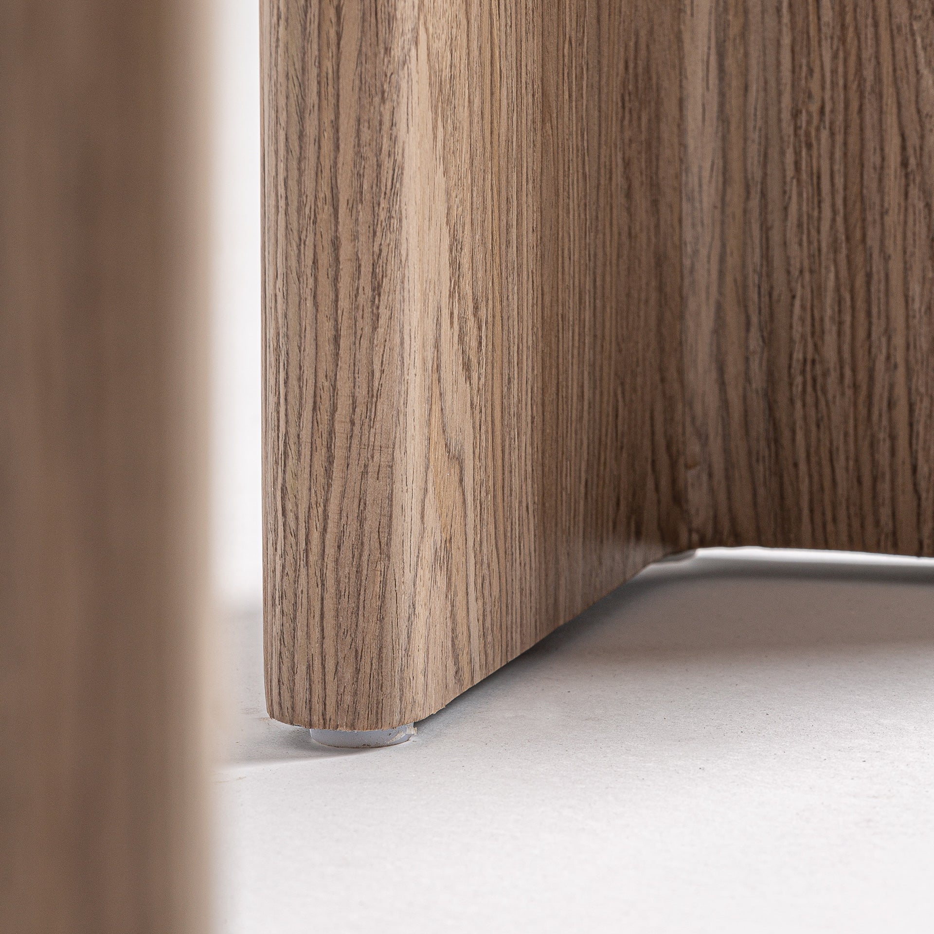 LIRA CONSOLE TABLE in a modern interior setting