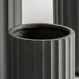 TAVO PLANT POT (SET OF 3) in a modern interior setting