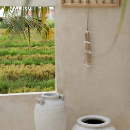 The Long Shell Tassel - White