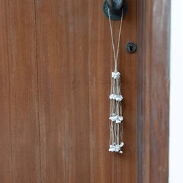 The Long Shell Tassel - White
