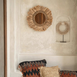 The Papua Shell Disc on Stand - White - M