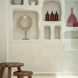 The Papua Shell Disc on Stand - White - M
