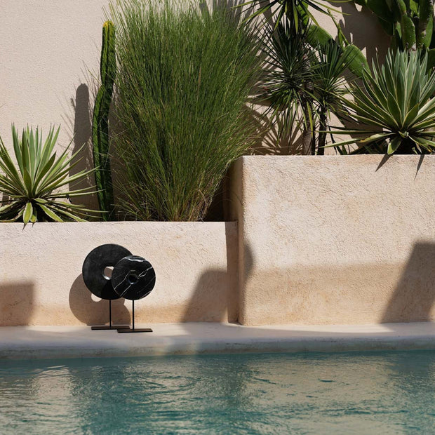 The Marble Disc on Stand - Black - L