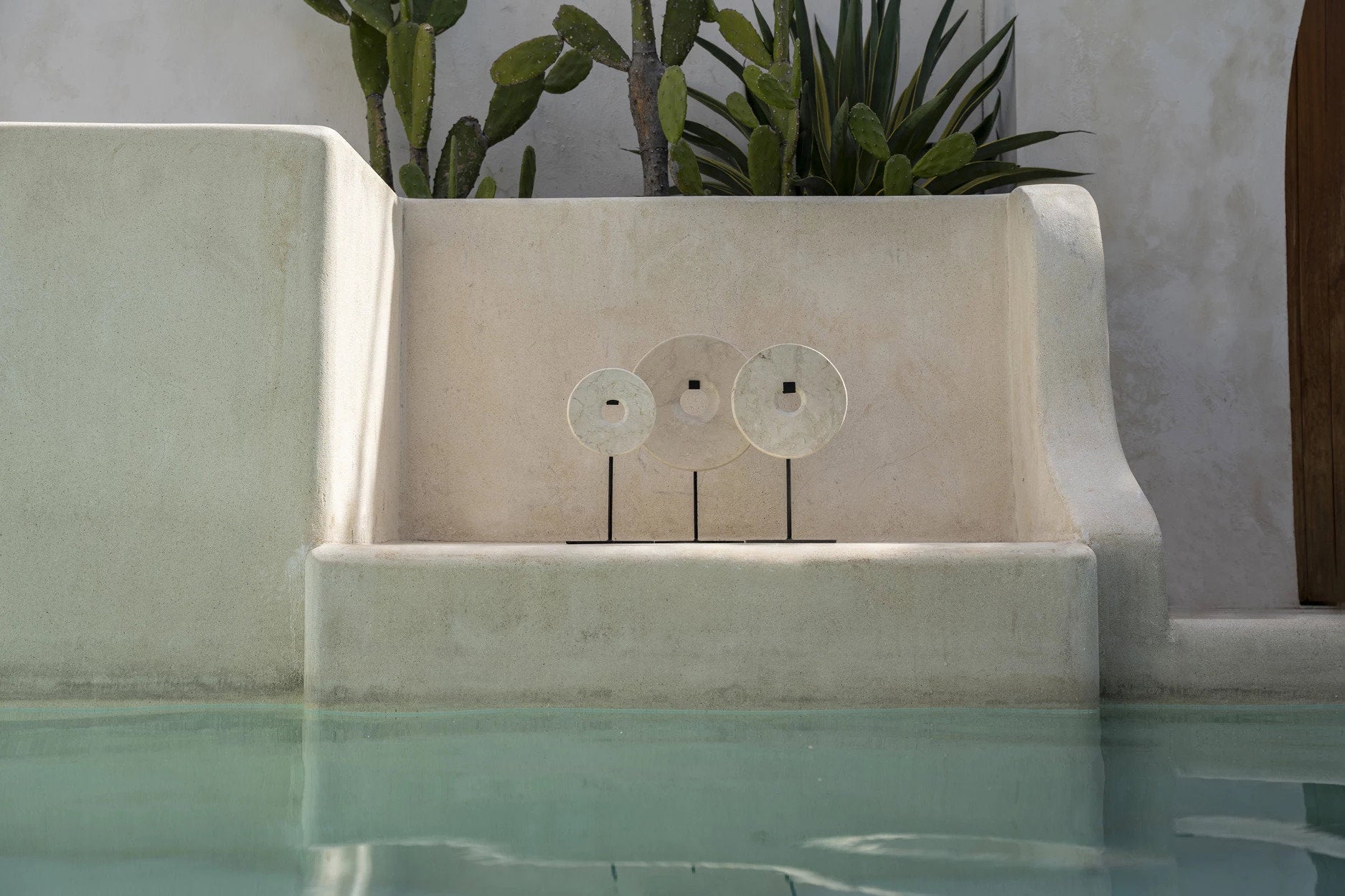 Marble disc on stand - white - S