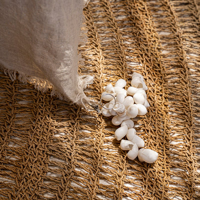The Table Cloth Hanger - White