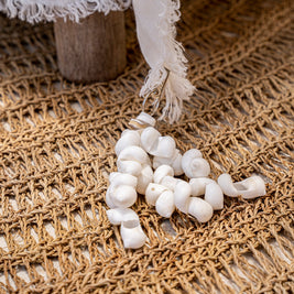 The Table Cloth Hanger - White