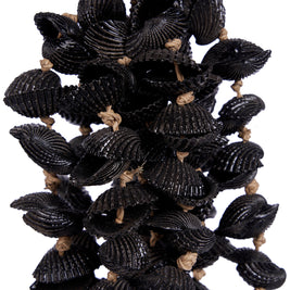The Midnight Shell Tassel - Black