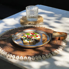 The Colonial Shell Placemat - Natural Brown