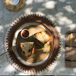 The Colonial Shell Placemat - Natural Brown
