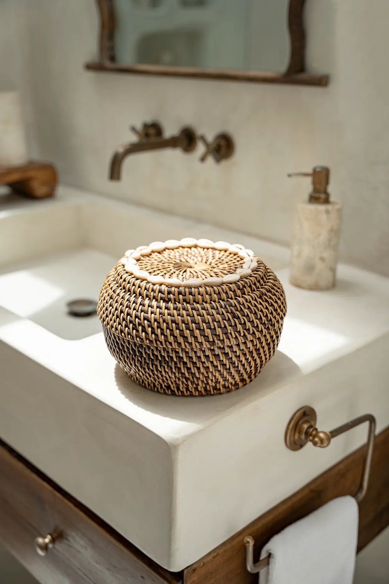 The Colonial Peek-a-Boo Basket - Natural Brown - Small