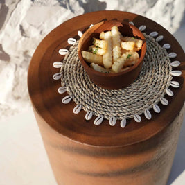 The Raffia Shell Pan Coaster