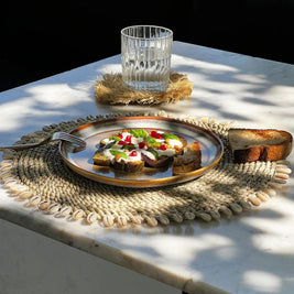 The Seagrass Shell Placemat - Natural