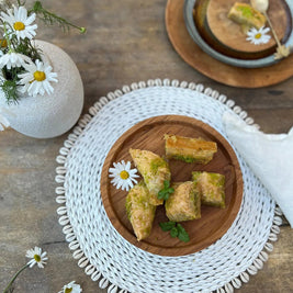 The Seagrass Shell Placemat - White