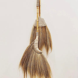 The Raffia Broom - Natural