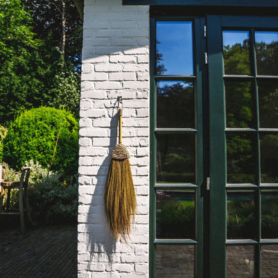 The Raffia Broom - Natural