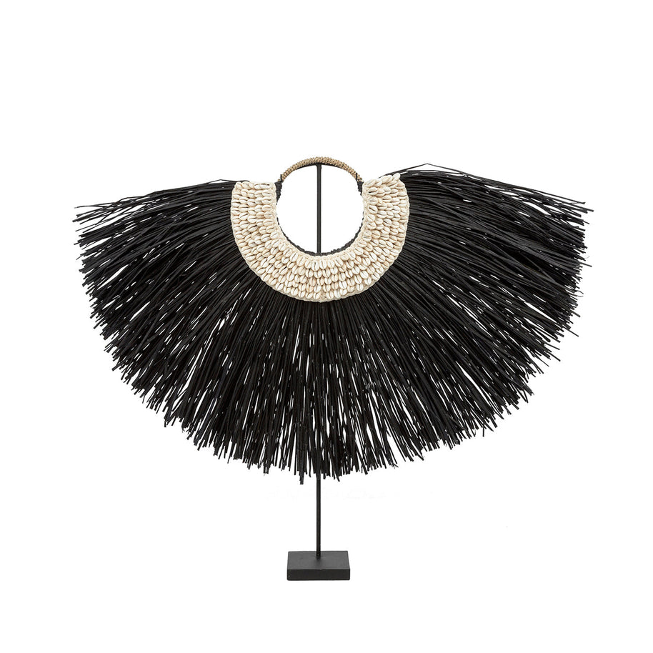 The Alang cowrie on a stand