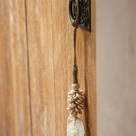 The Leaf & Shell Tassel - Natural
