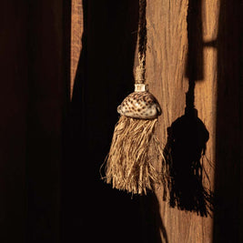 The Raffia Lupina Tassel - Natural