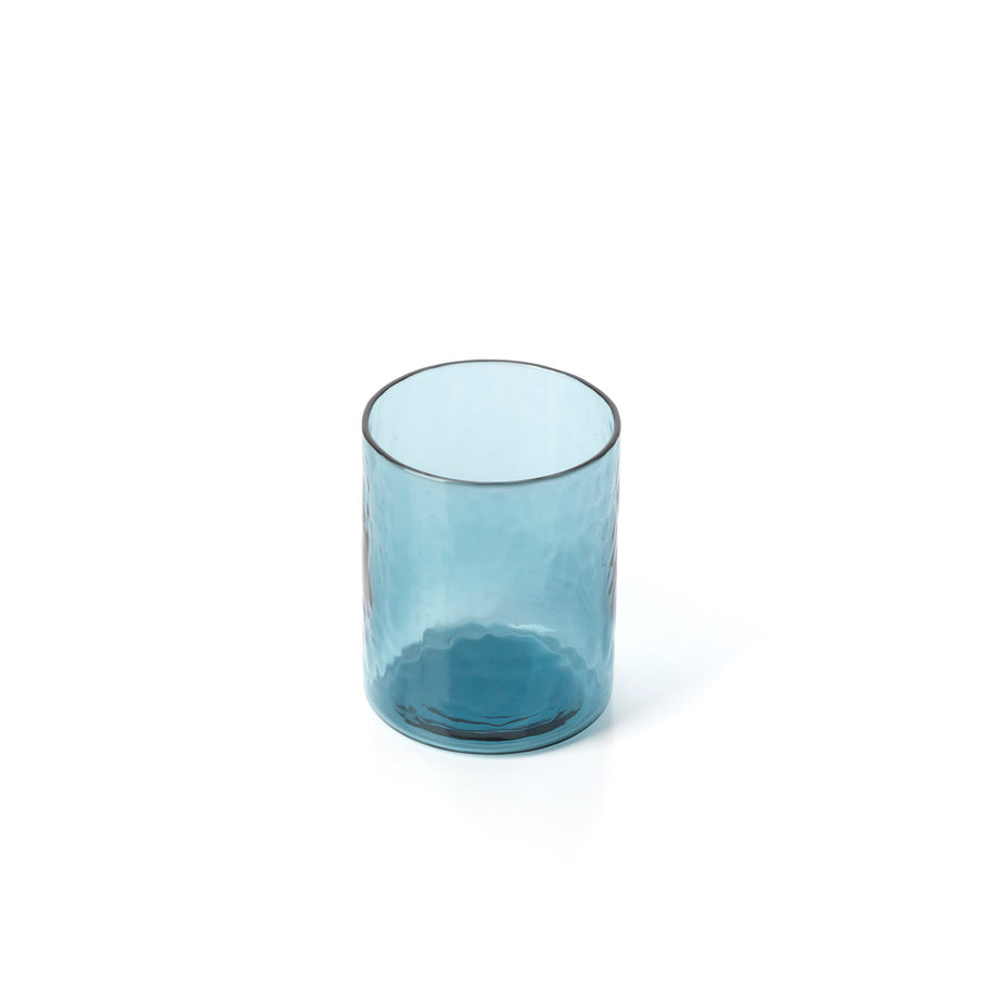 Hoher, gehämmerter Tumbler in Azurblau