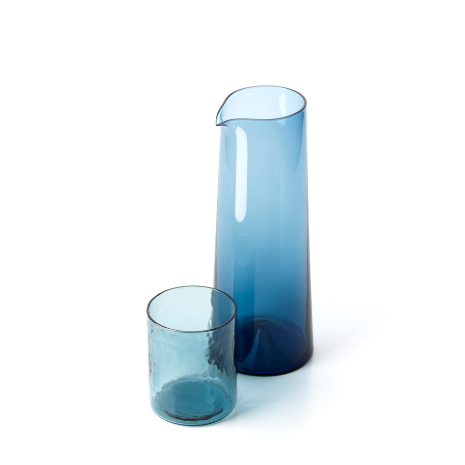 Hoher, gehämmerter Tumbler in Azurblau