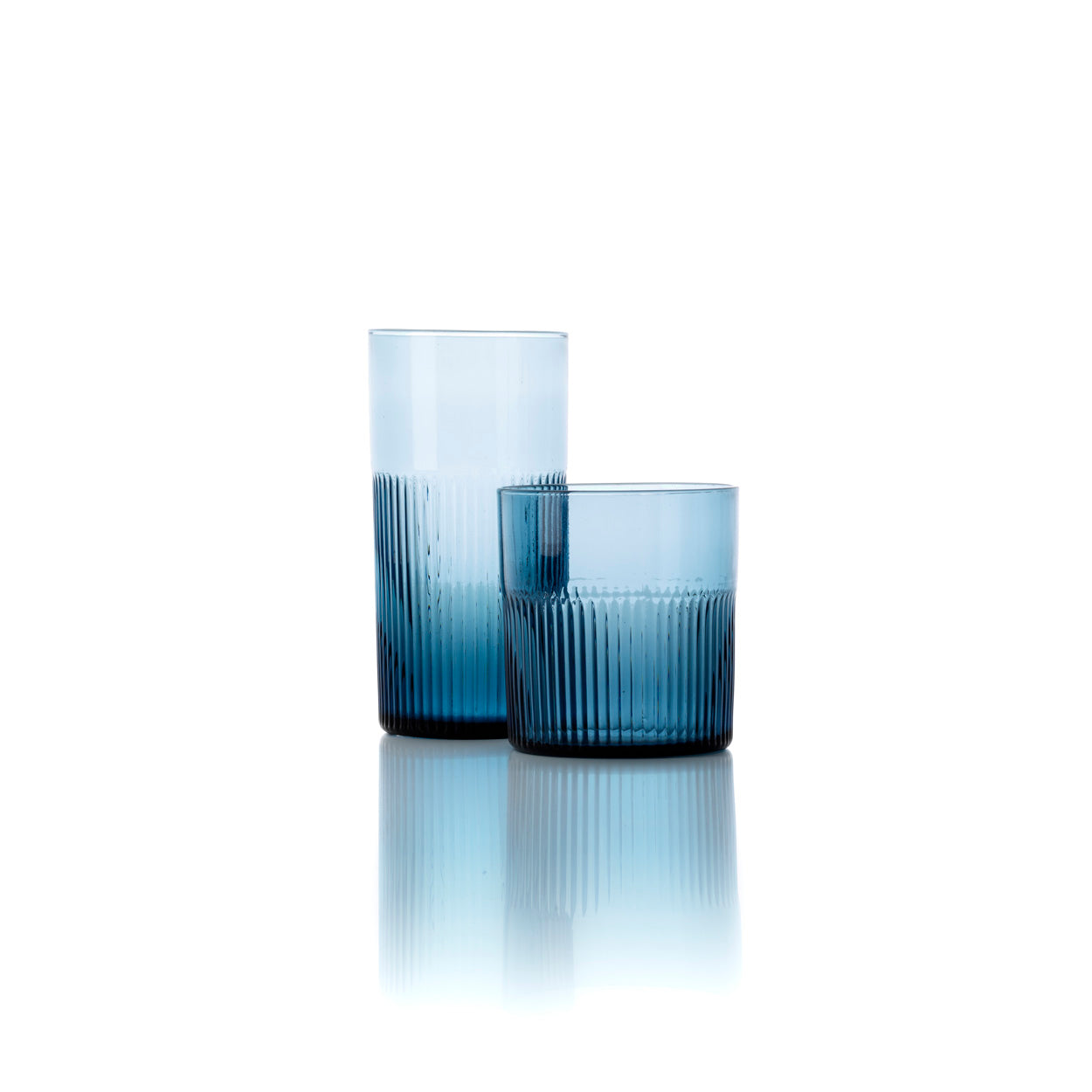 Azurblauer, gerippter Tumbler – Blau