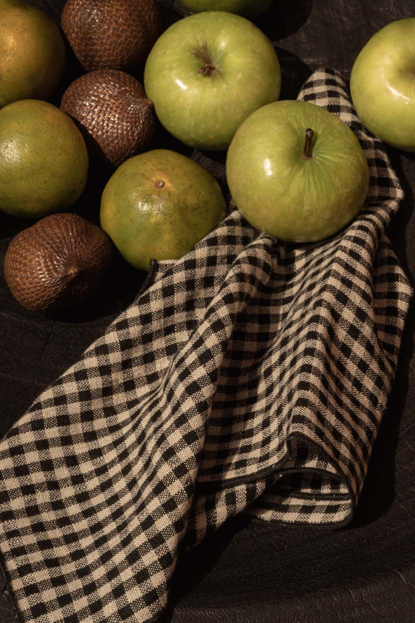 The Picnic Napkin - Natural Black - 45 x 45 cm