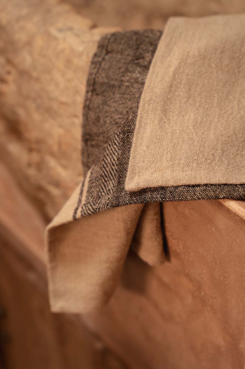The Linen Moody Kitchen Towel - Natural black - 50 x 70 cm