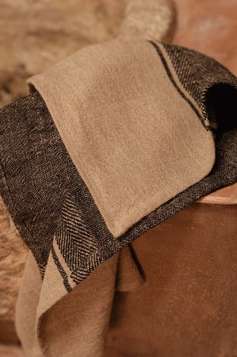 The Linen Moody Kitchen Towel - Natural black - 50 x 70 cm