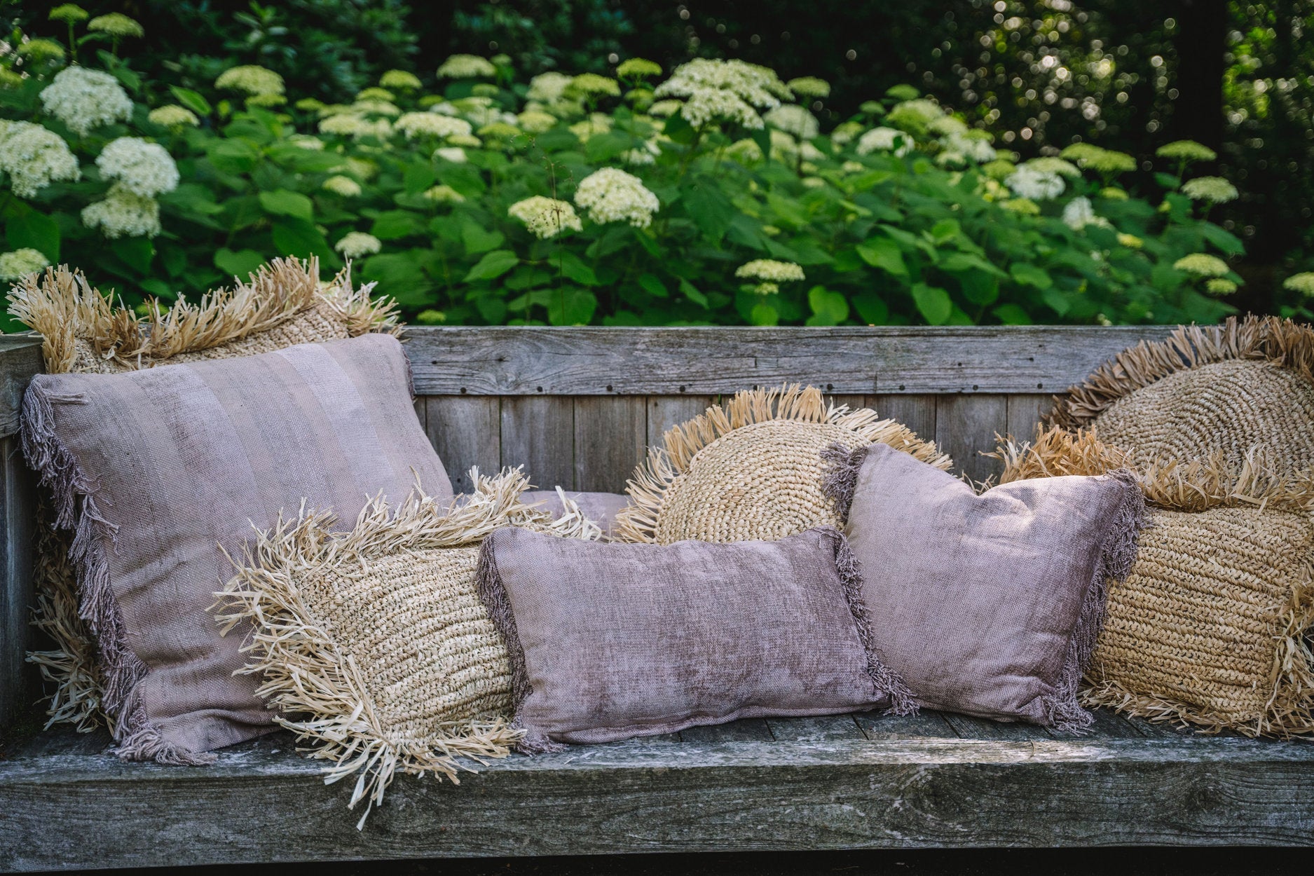 The Oh My Gee Cushion Cover - Concrete Velvet - 30 x 50 cm