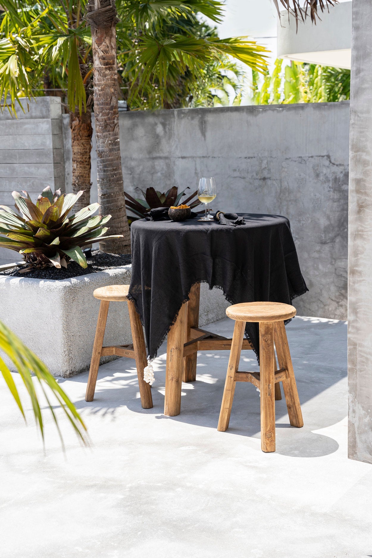 Linen Tablecloth - Black - 150 x 150 cm