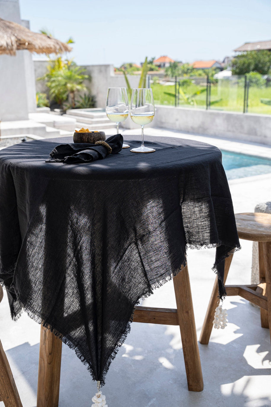 The linen tablecloth - black - 150 x 200 cm