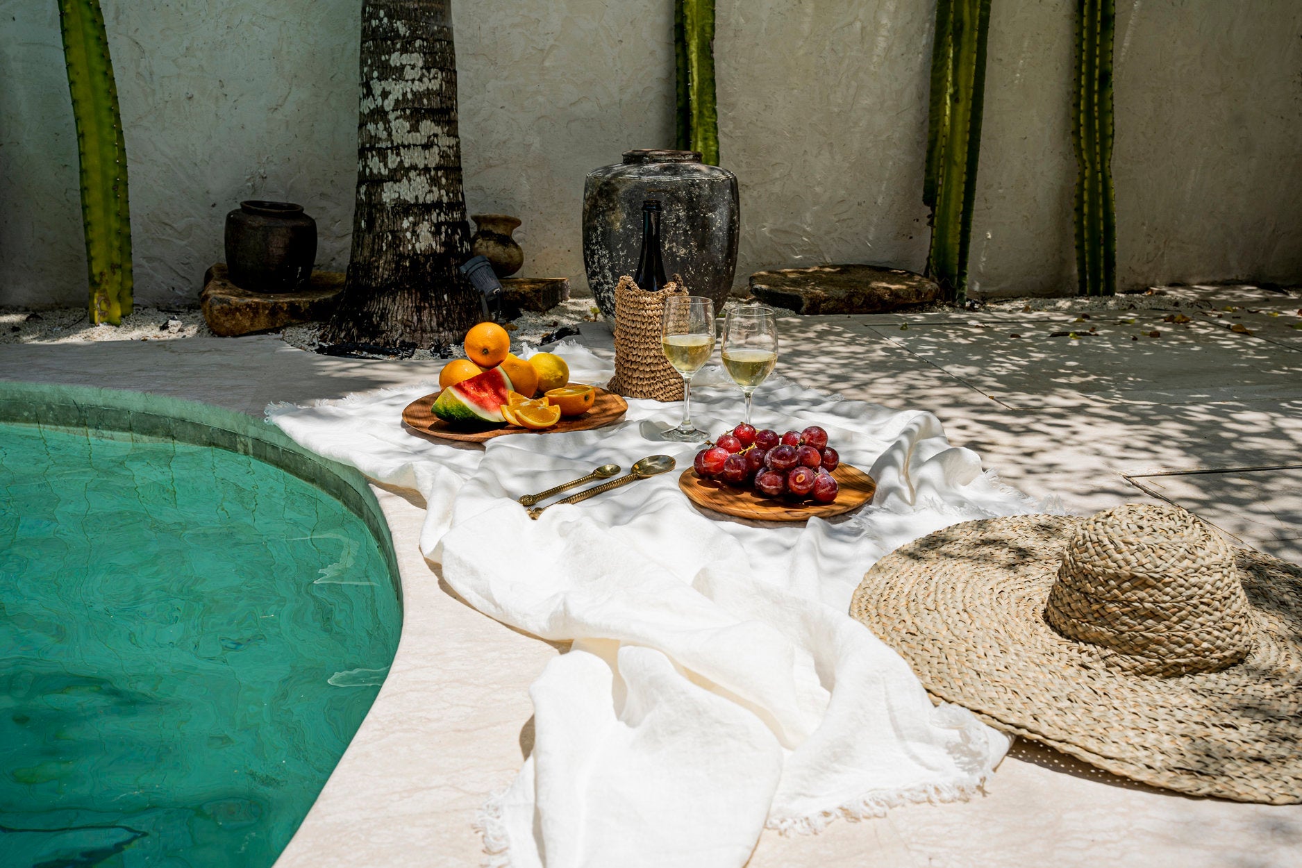 Linen Tablecloth - White - 150 x 150 cm