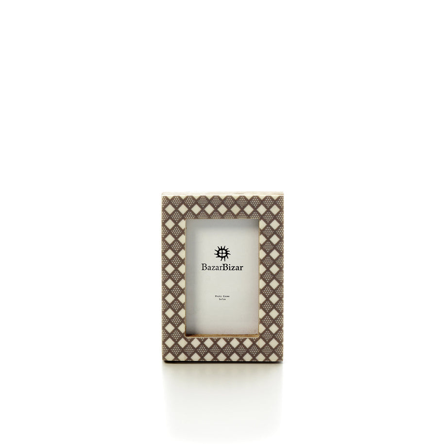 The Diamond Cut Frame - White Brown - 5x7