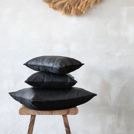 The Four-Panel Leather Cushion Cover - Black - 40 x 40 cm