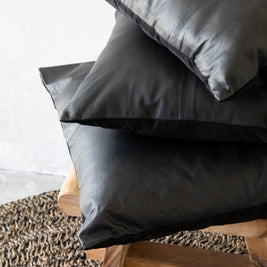 The Four-Panel Leather Cushion Cover - Black - 40 x 40 cm