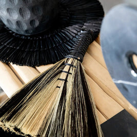 The Sweeping Brush - Black Natural
