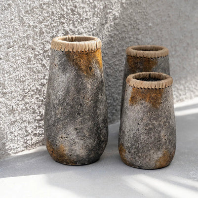 The Sneaky Vase - Antique Grey - M